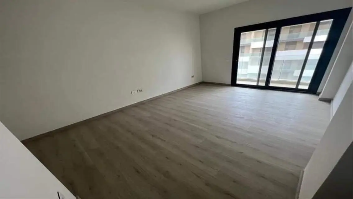 Luxury Apartment in Cadmus with Multiple Amenities and Prime Location
