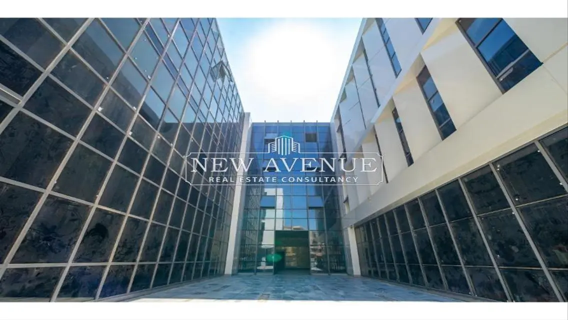 Luxury Apartment with Spacious Living Area in City Center