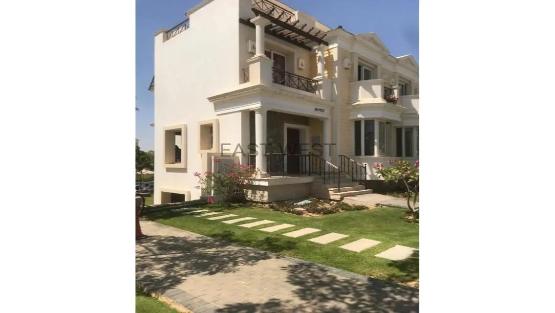 Luxurious Villa with Spacious Area in the Heart of the City