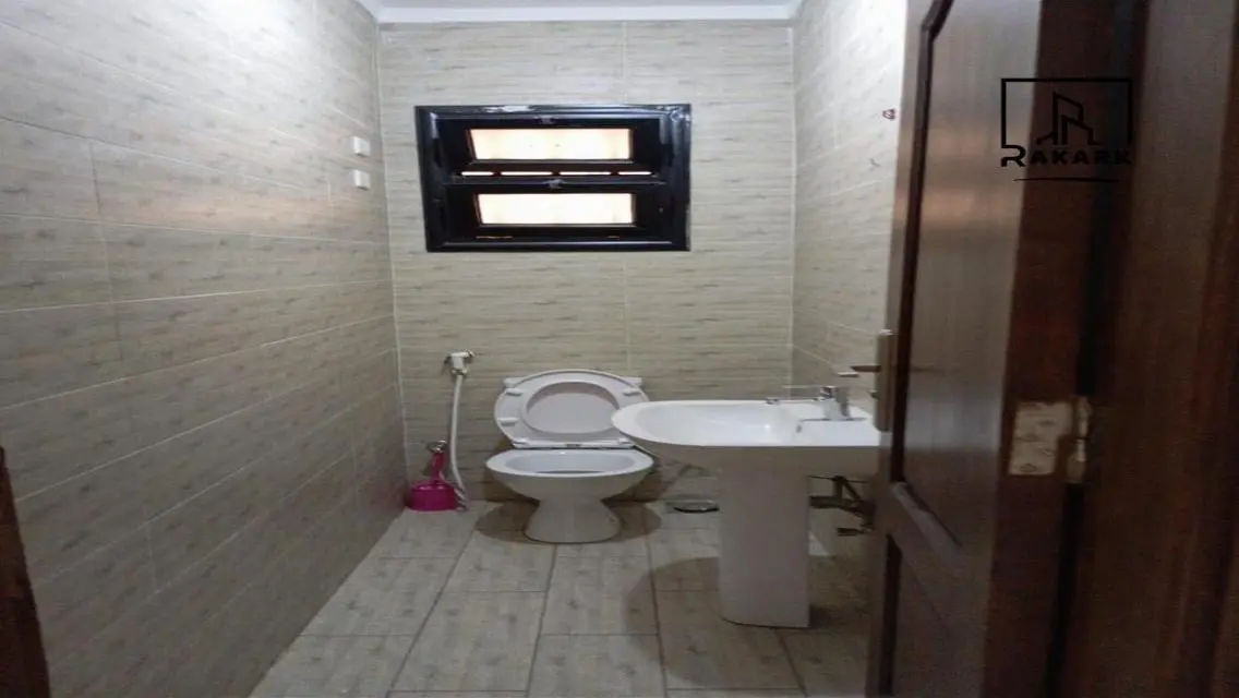 Luxurious Apartment for Sale with Ample Space