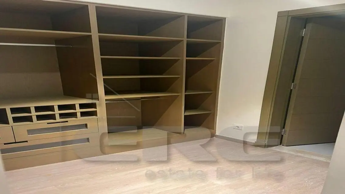 شقة فاخرة للبيع في موقع متميز