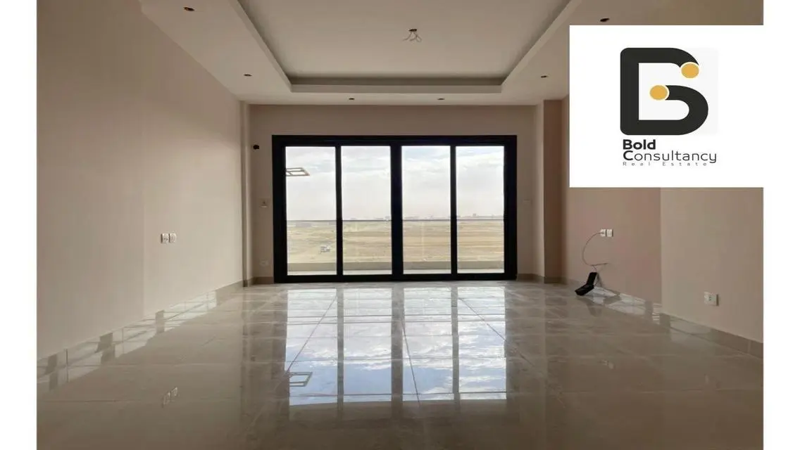 شقة فاخرة بمساحة كبيرة للبيع