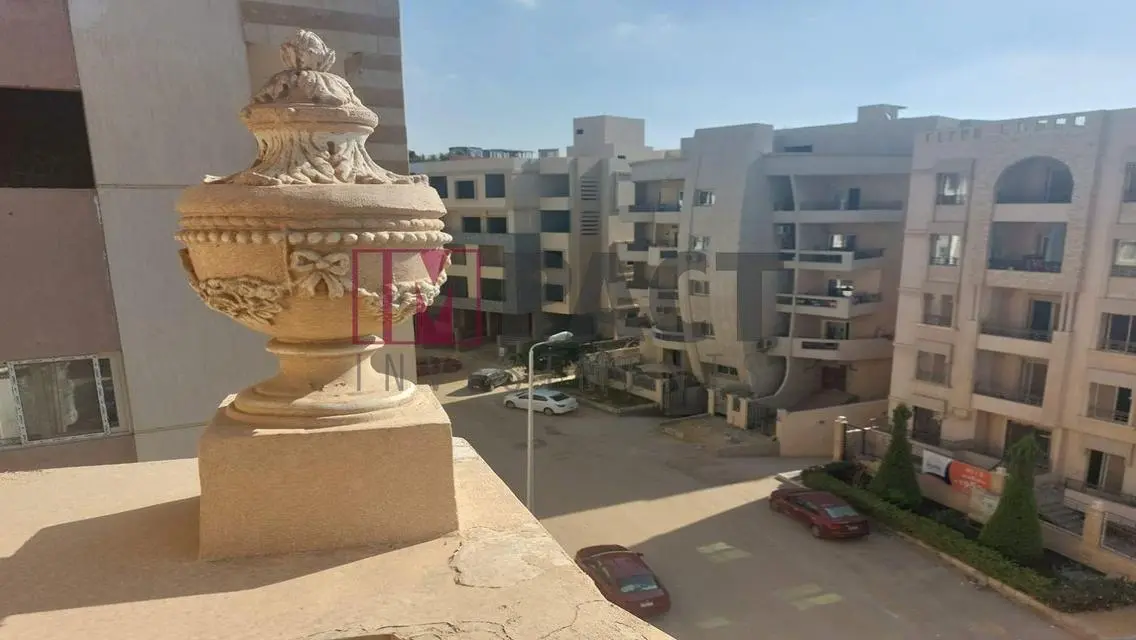 Luxury Villa with Private Garden and Swimming Pool for Sale