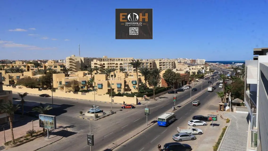 فيلا فاخرة للبيع في فلورينزا خمسين