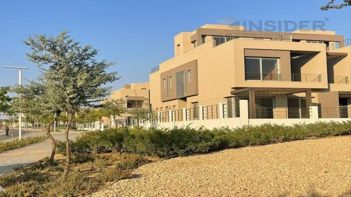فيلا فاخرة مساحتها 386 متر للبيع