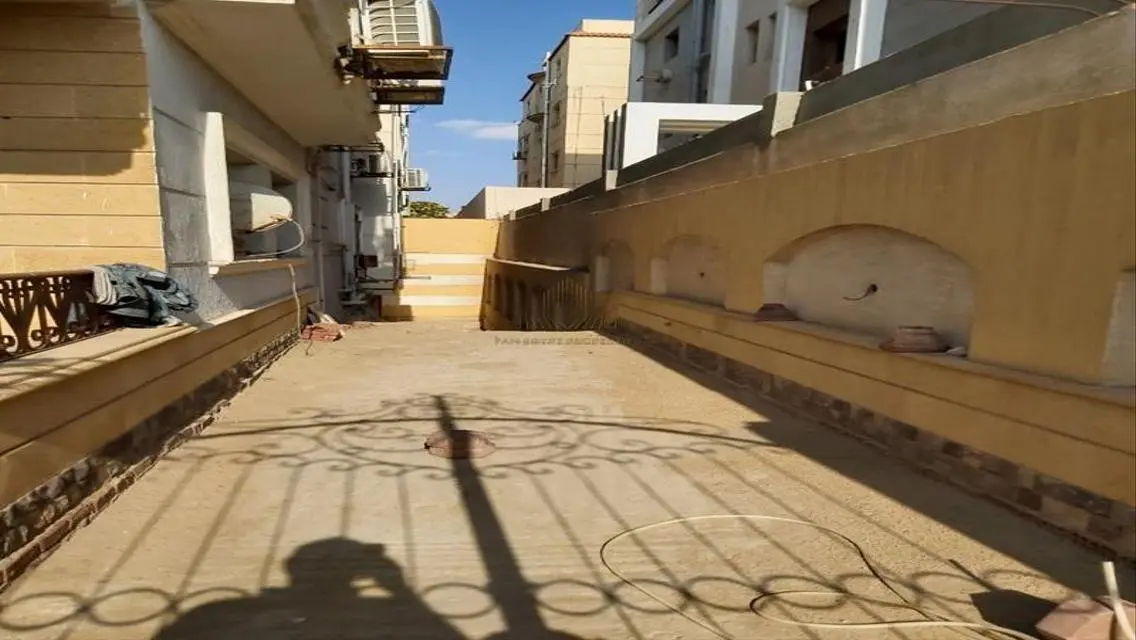 فيلا فاخرة للبيع بمساحة 450 متر