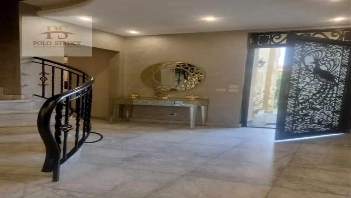 للبيع فيلا ١٠٠٠ متر - سوبر لوكس تشطيب- حمام سباحة