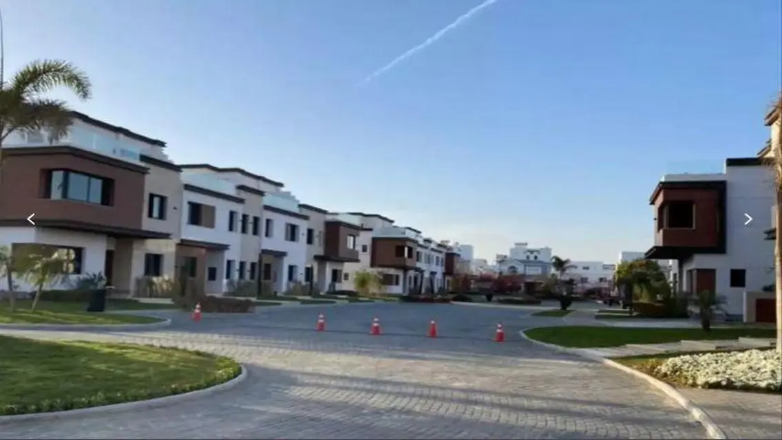 Luxury 2-Bedroom Apartment with Private Garden