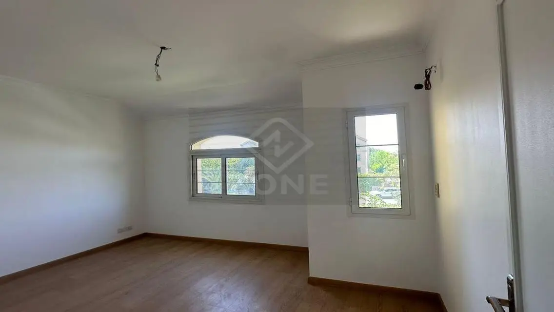 Twin house villa for rent in Madinaty, excellent l