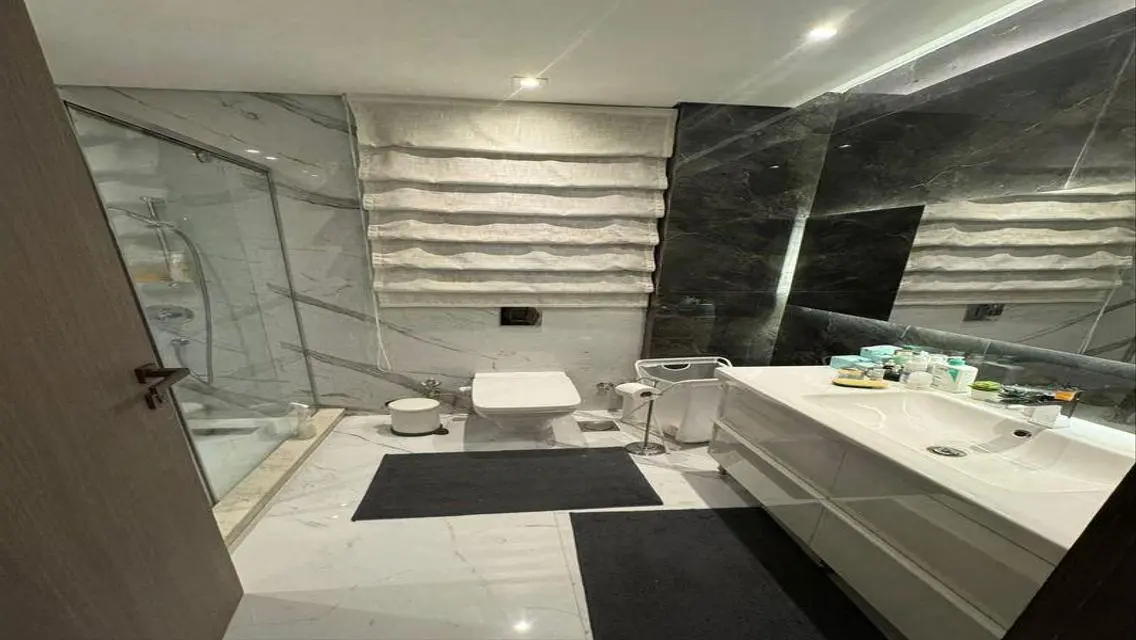 Finished penthouse 300m+Open Space 100m in Westown