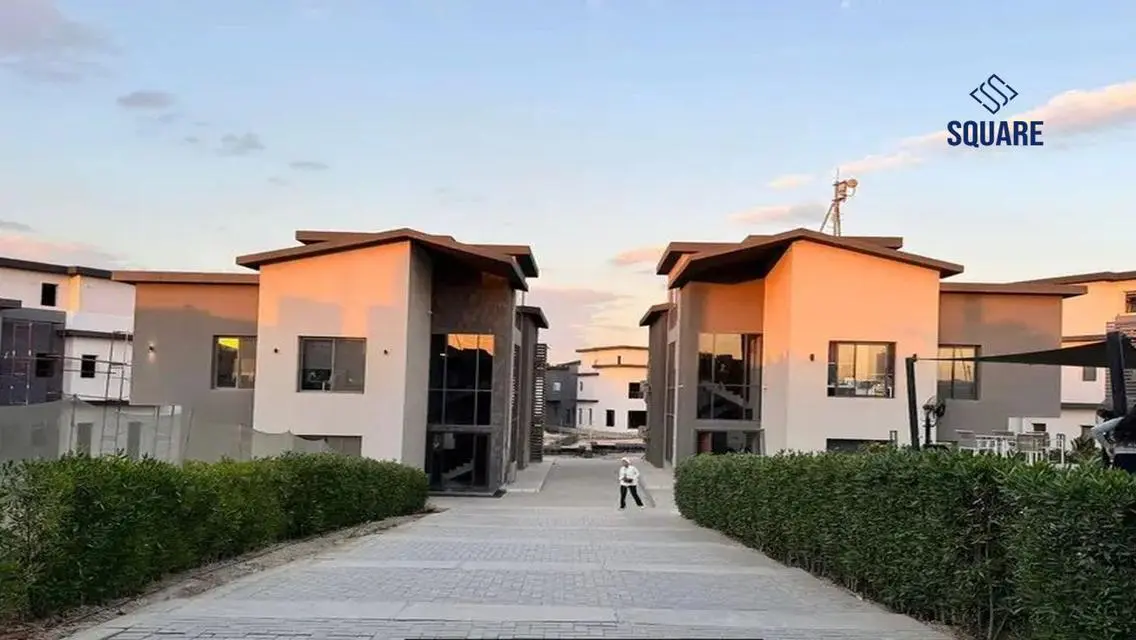 شقة فاخرة ب10-7 بمساحة كبيرة