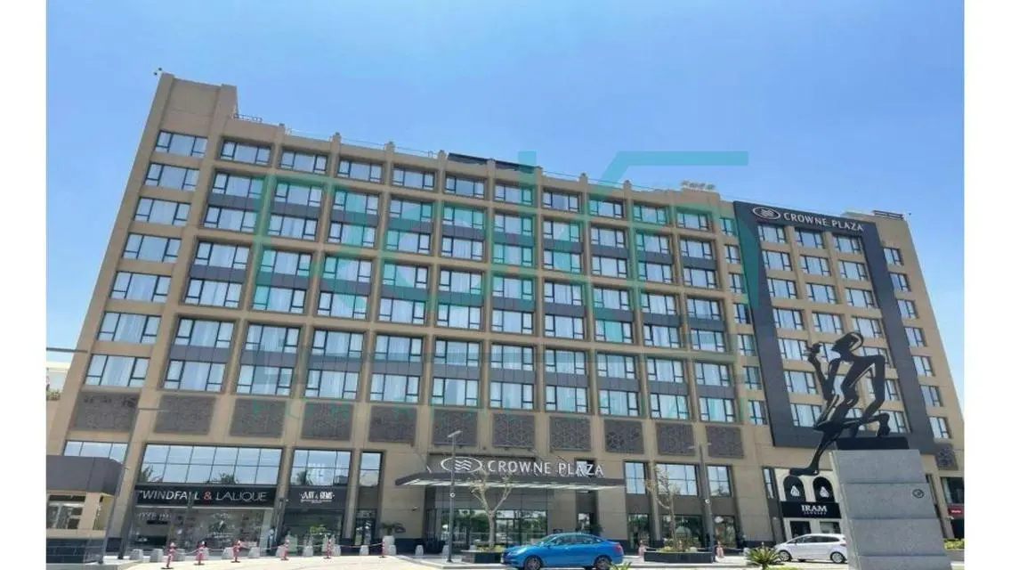 Modern Office with Premium Amenities in a Prime Location