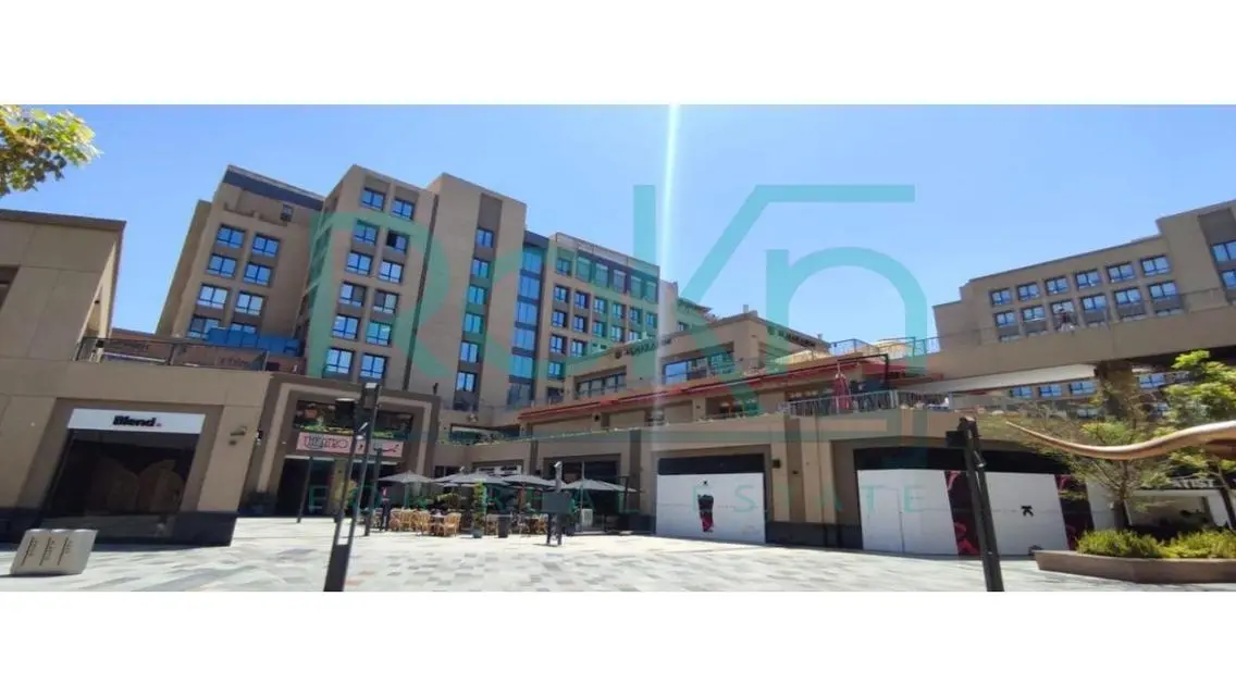 Modern Office with Premium Amenities in a Prime Location