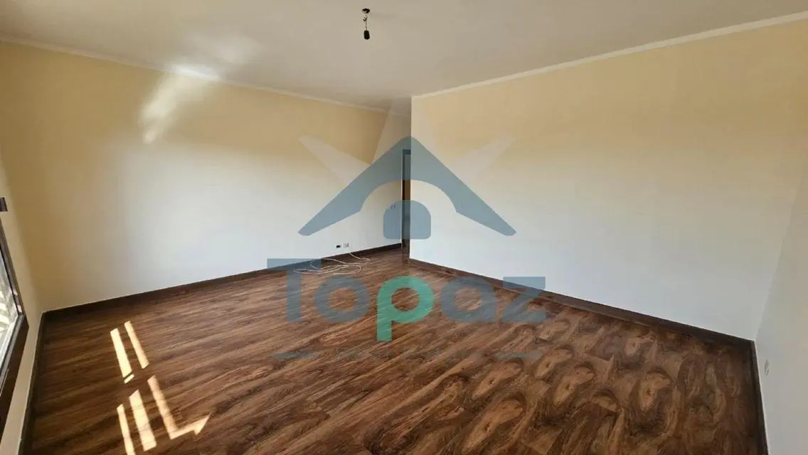 Duplex for rent Casa Beverly Hills .