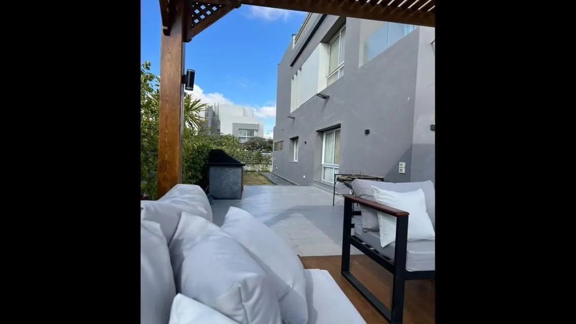 Luxury Villa with Private Garden and Pool