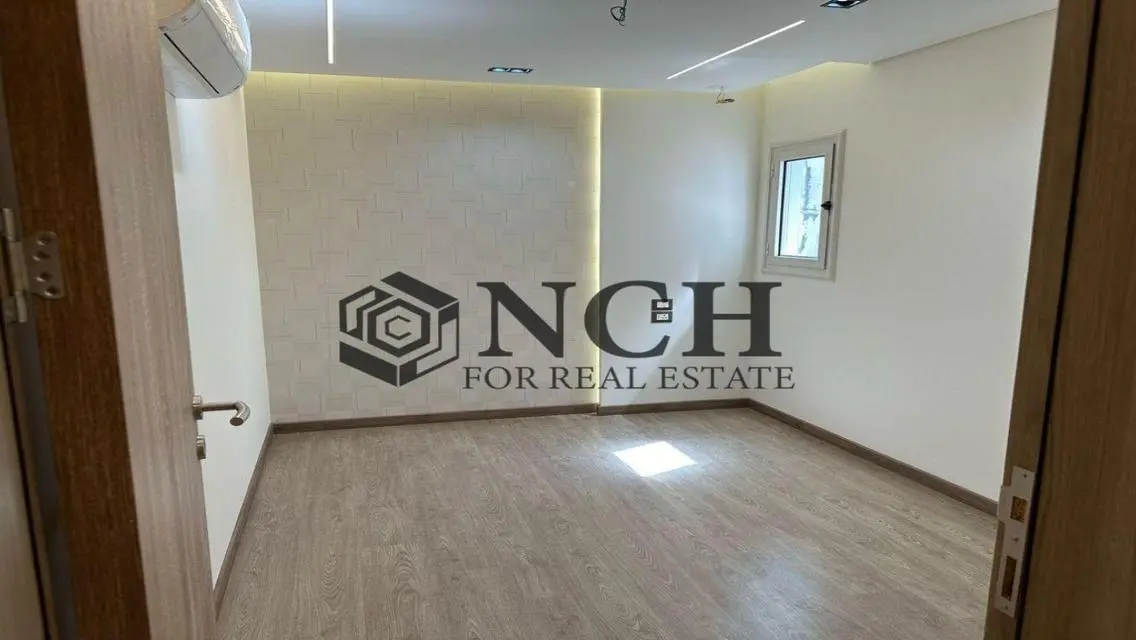 Penthouse Semi Furnished RENT - View Majestic Lake