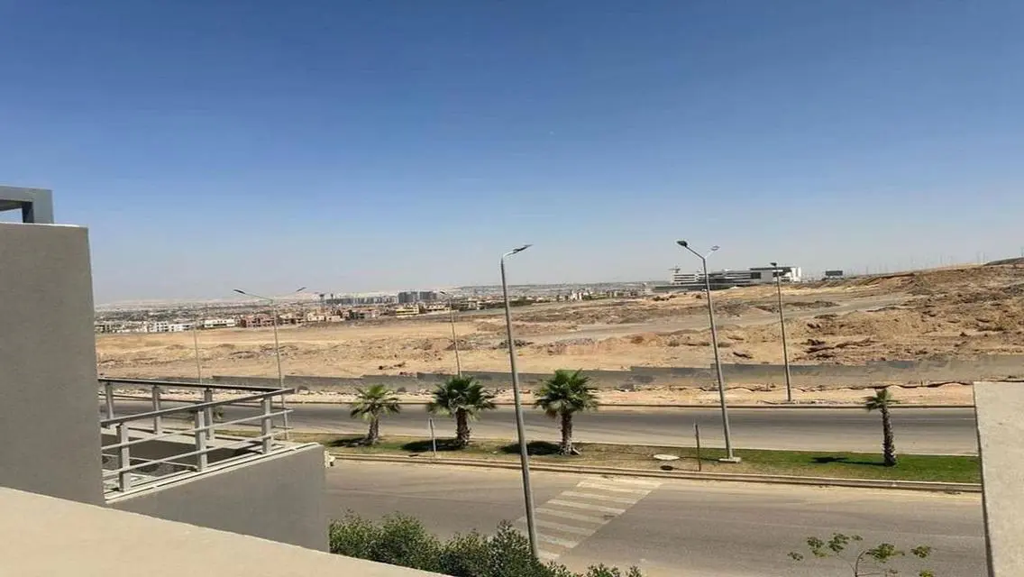 شقة فاخرة للبيع مع جميع المرافق في قلب المدينة