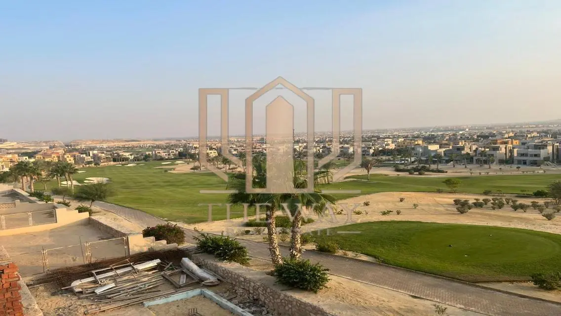 المنزل الفاخر بإطلالة على ملعب الجولف