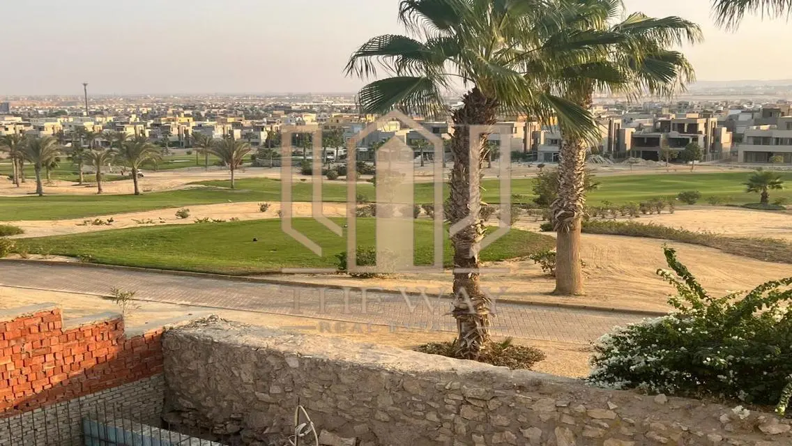 المنزل الفاخر بإطلالة على ملعب الجولف