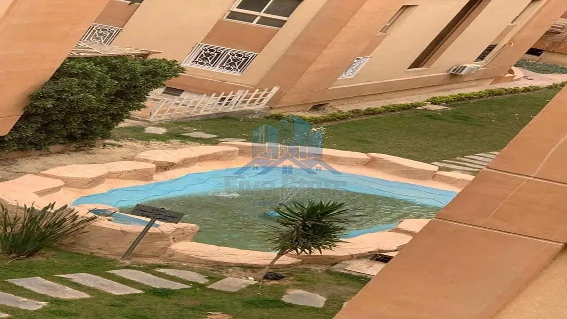شقة فاخرة للبيع بالقرب من البحيرات