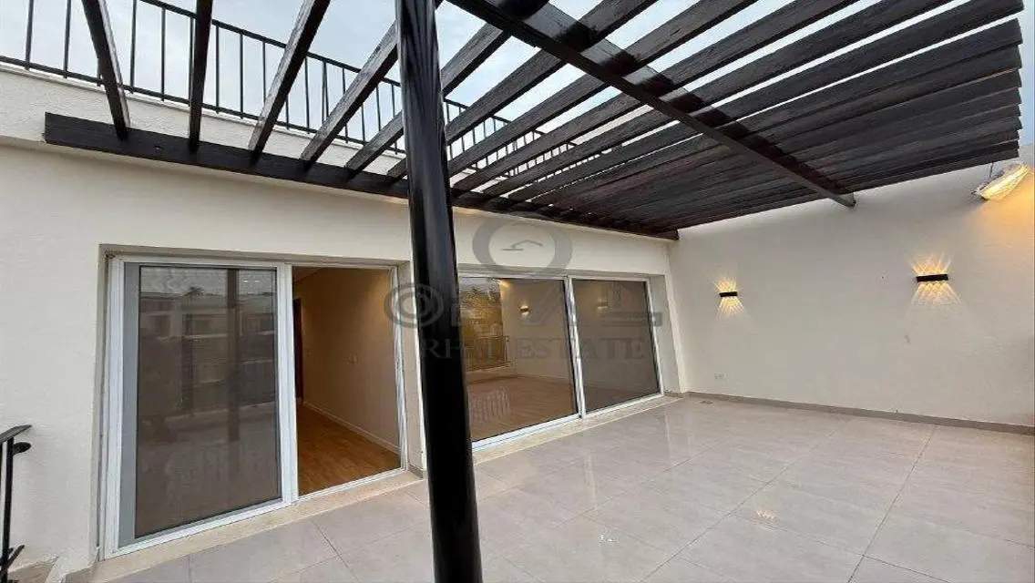 Townhouse for Rent in Westown Beverly Hills