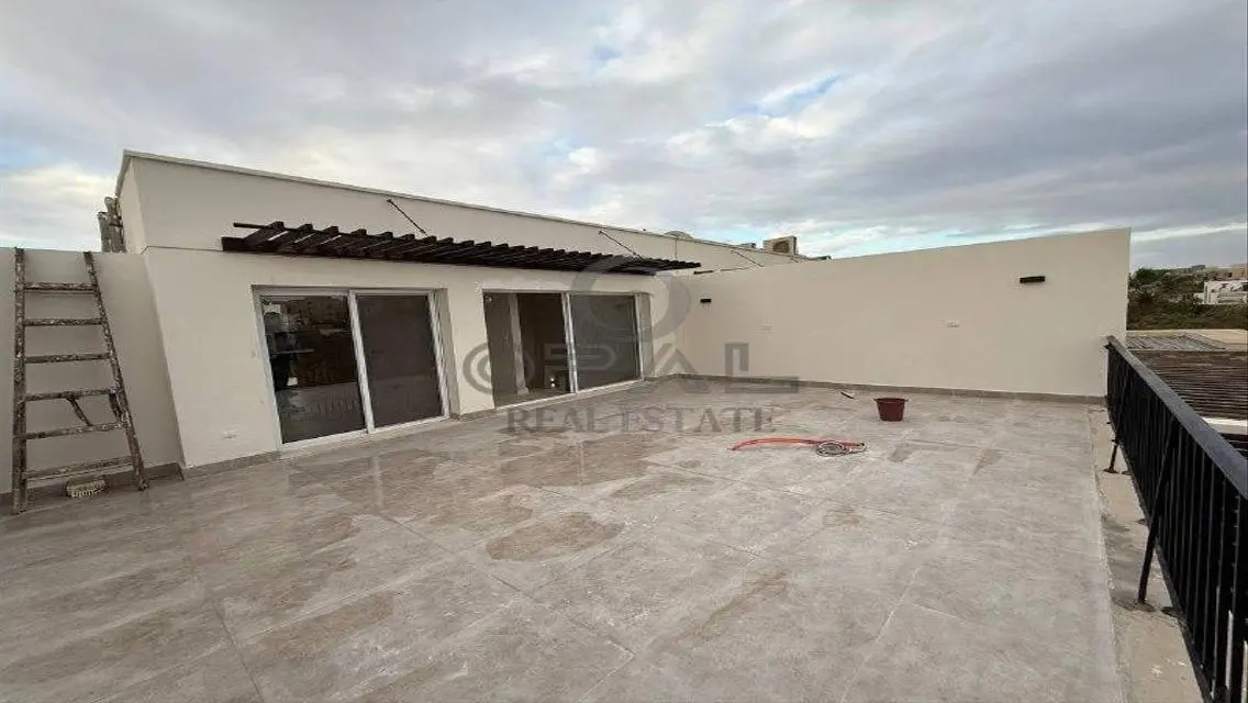 Townhouse for Rent in Westown Beverly Hills