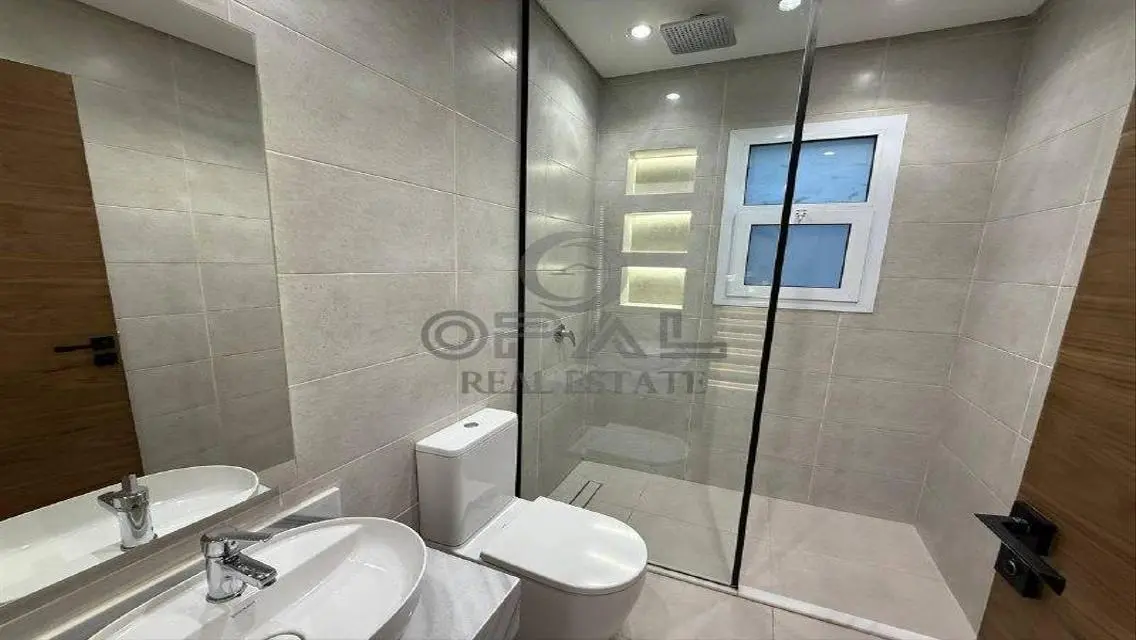 Townhouse for Rent in Westown Beverly Hills