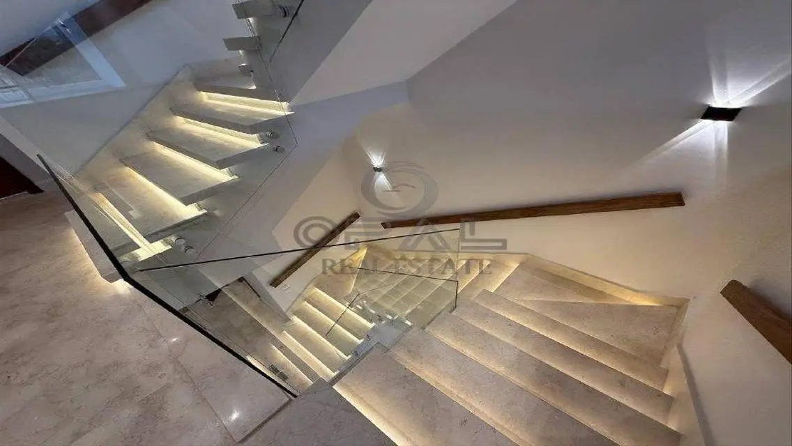 Townhouse for Rent in Westown Beverly Hills