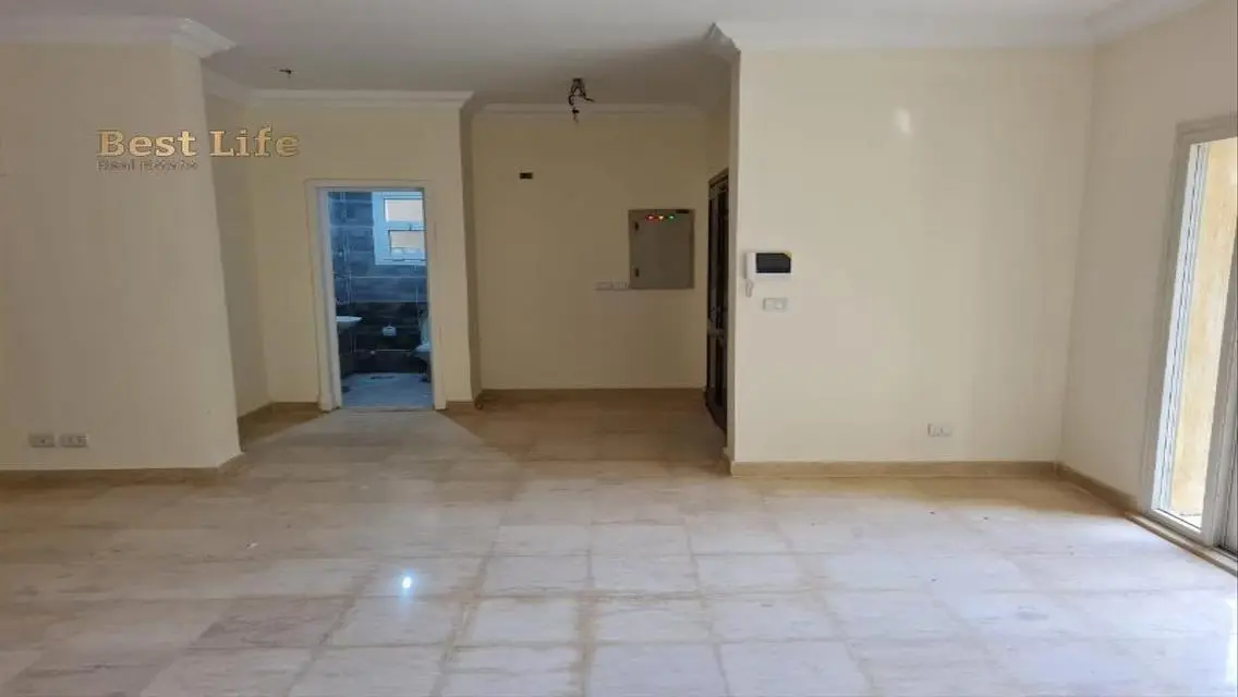 شقة فاخرة مع حديقة خاصة ونادي صحي مشترك