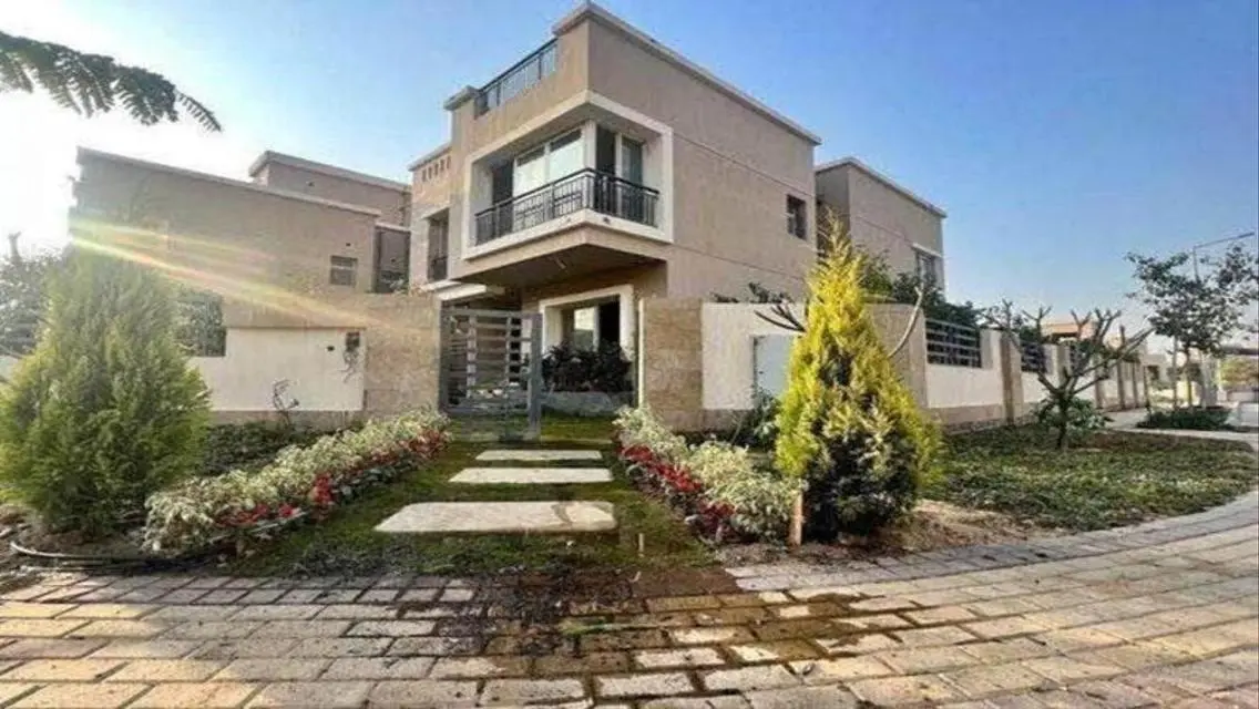 Own a Modern and Elegant Corner Villa taj city