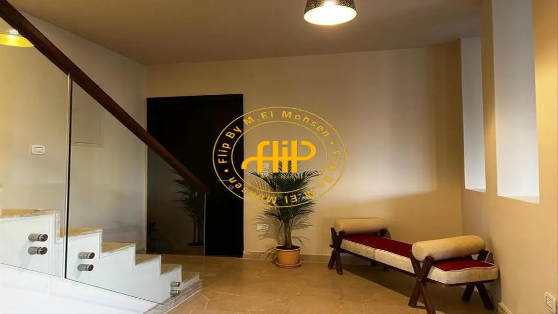 Upper Duplex For Rent In Westown 270M
