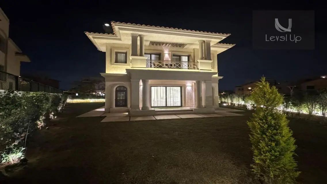 Luxury Apartment with Landmark View