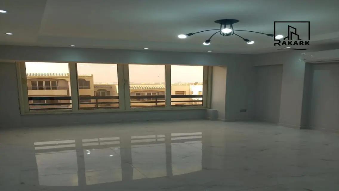Luxury Apartment 250 sqm with 4 Bedrooms and 2 Bathrooms