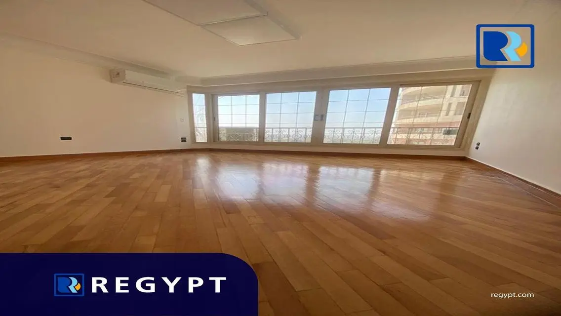 عقار تجاري بمساحة 260 متر