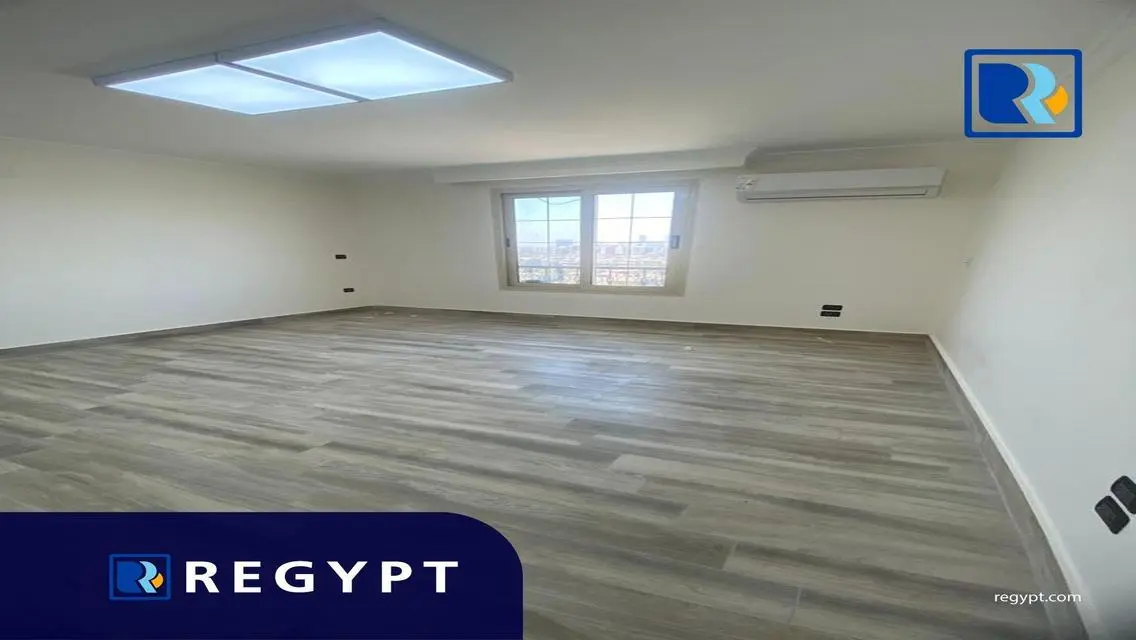 عقار تجاري بمساحة 260 متر