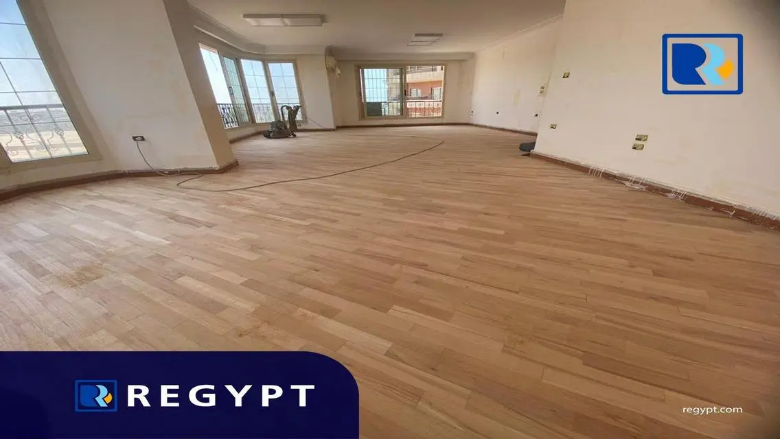 عقار تجاري بمساحة 260 متر