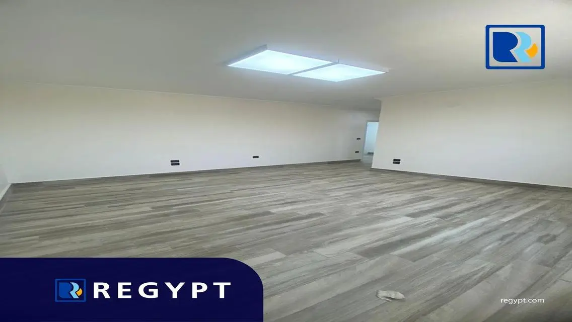 عقار تجاري بمساحة 260 متر