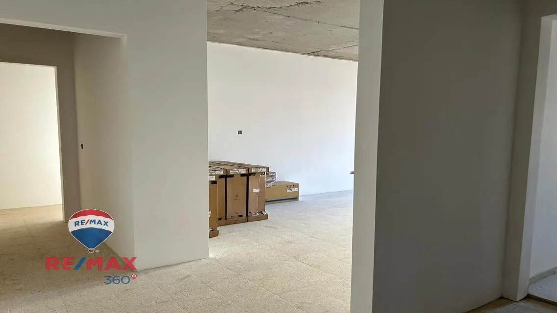 منزل فاخر للبيع بمساحة واسعة
