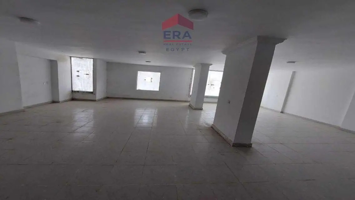 شقة فاخرة للإيجار بموقع متميز
