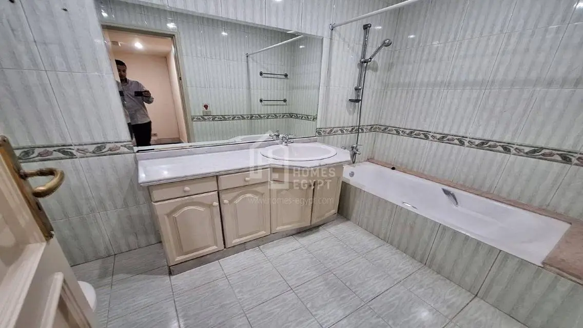South Zamalek Ready to Move in 10 Rooms Office