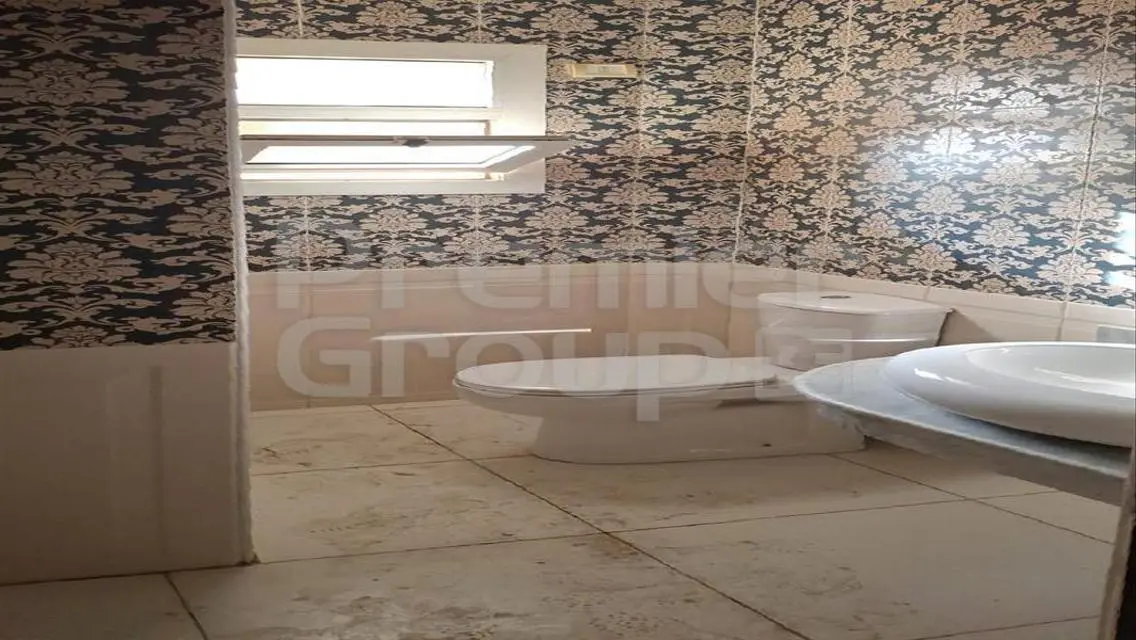 Luxury Apartment With Balcony and Diverse Amenities - 1250 sqm