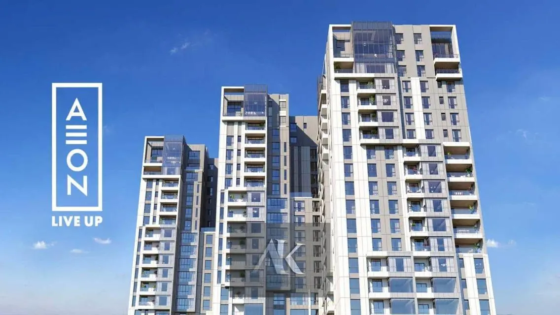 Luxury Apartment Overlooking Lakes with All Amenities