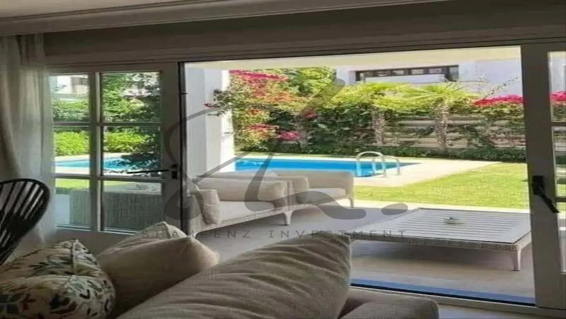 فيلا فاخرة للبيع بجوار البحيرات