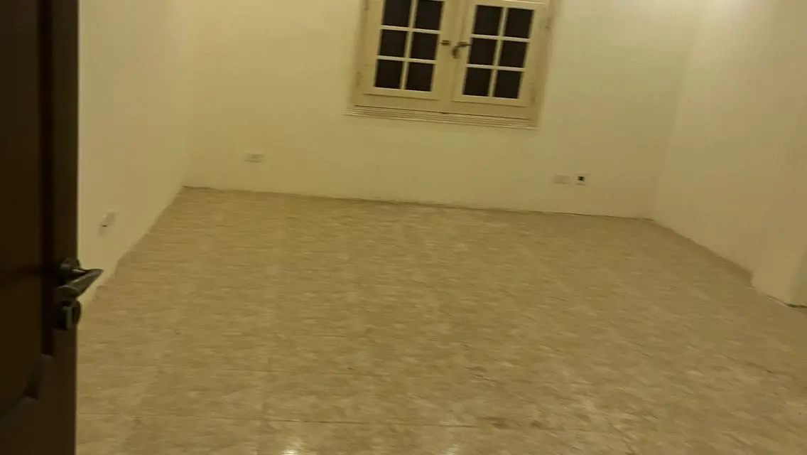 شقة فاخرة للبيع بسعر مناسب