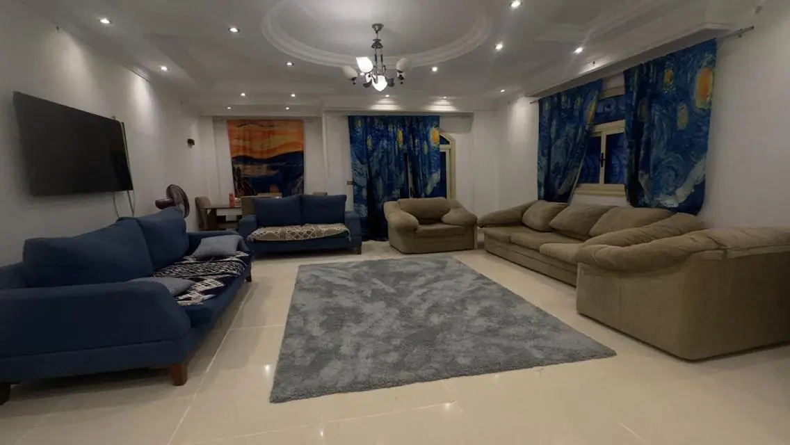 Stunning 27 sqm Apartment with Balcony Overlooking a Landmark
