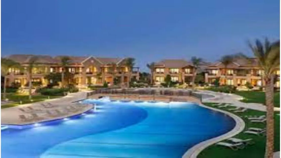 Luxury Apartment with Private Garden and Pool