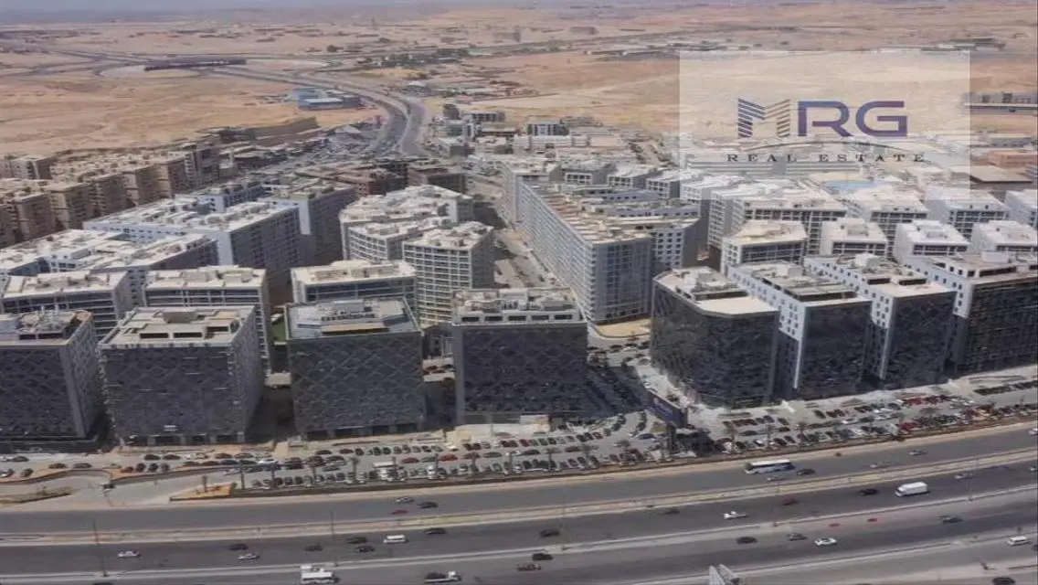 شقة فاخرة مع شرفة في موقع متميز