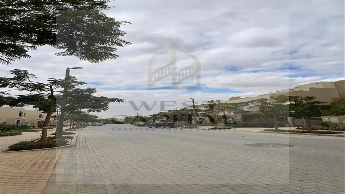 فيلا رائعة بمساحة فسيحة مع حديقة خاصة ومسبح مشترك