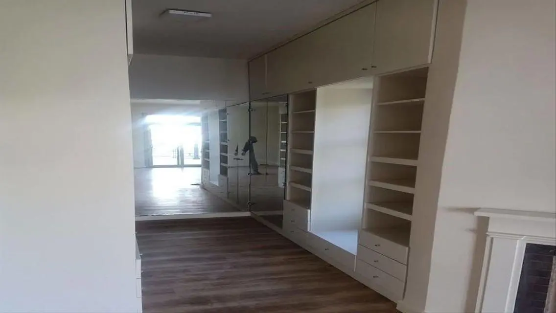 Superior Apartment Finished beside the Estates