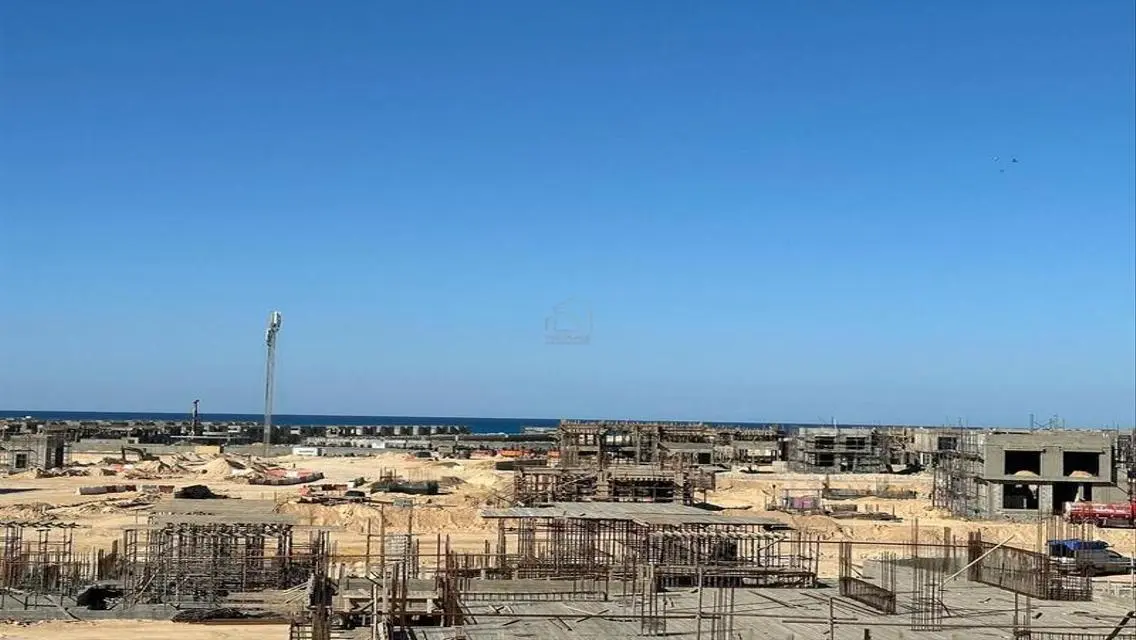 شاليه فيو على البحر للبيع في بلايا الساحل الشمالي